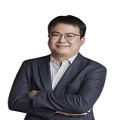 Portrait of Dr Donghwi Jung